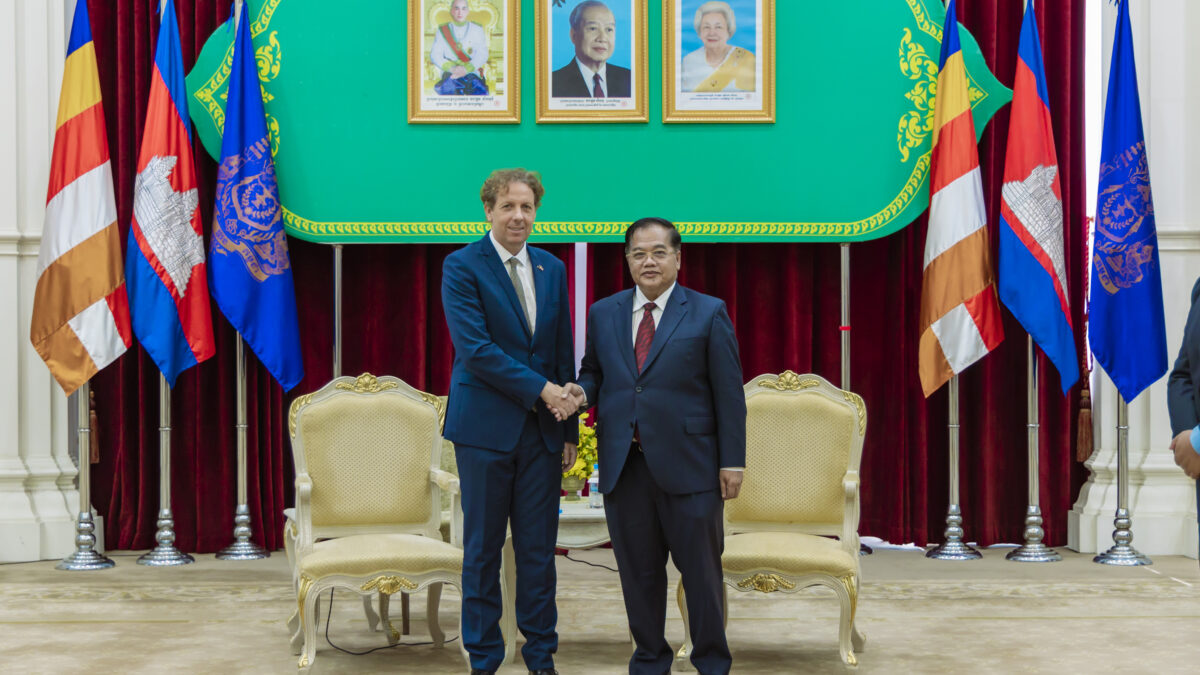 Senior Minister Othsman Hassan, received a courtesy call by EU Ambassador to Cambodia